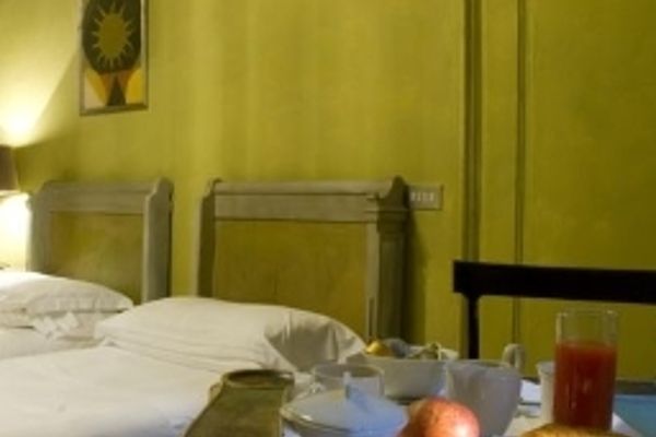 Hotel N4U Guest House (Florence)